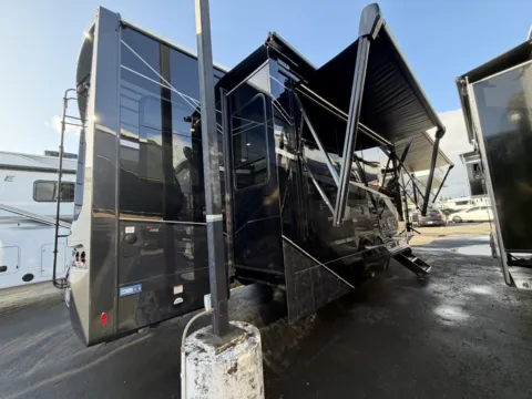 More photos of 2027 Jayco Pinnacle 36FBTS at Valley RV Supercenter, WA
