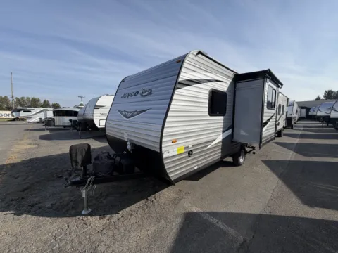 Photos of 2021 Jayco Jay-Flight 183RBW for sale in Kent, WA at Valley RV Supercenter