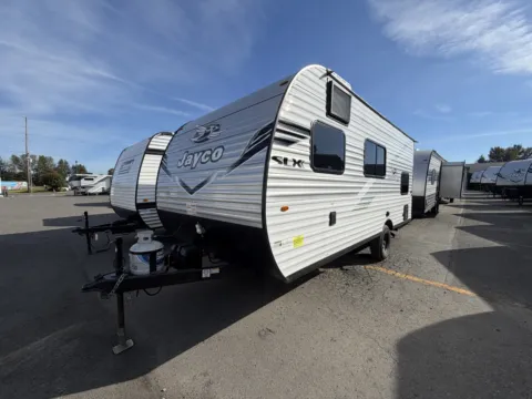 Photos of 2025 Jayco Jay-Flight 175BHW for sale in Kent, WA at Valley RV Supercenter