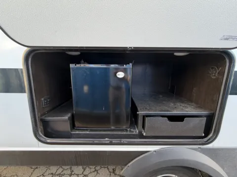 More photos of 2022 Jayco Jay-Feather 27BHB at Valley RV Supercenter, WA