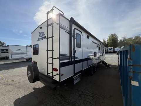 More photos of 2022 Jayco Jay-Feather 27BHB at Valley RV Supercenter, WA