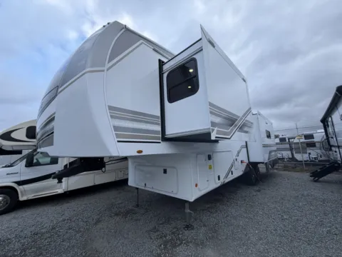 Another view of 2027 Jayco Eagle 321RSTS for sale in Kent, WA at Valley RV Supercenter