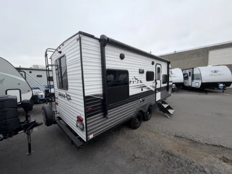 More photos of 2024 Jayco Jay-Flight 212QBW at Valley RV Supercenter, WA
