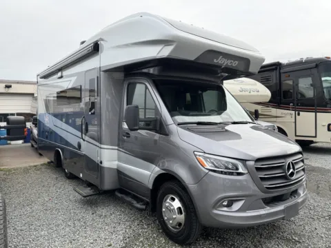 Another view of 2027 Jayco Melbourne Prestige 25RP for sale in Kent, WA at Valley RV Supercenter