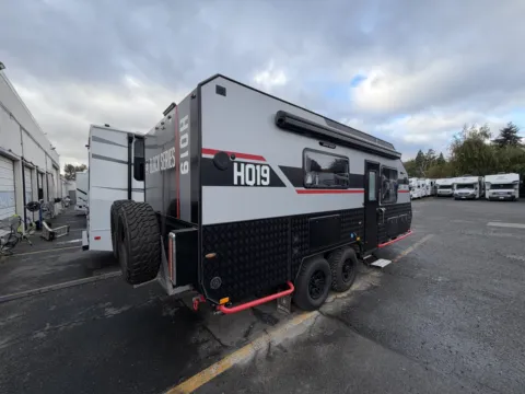 More photos of 2023 Black Series HQ19 at Valley RV Supercenter, WA
