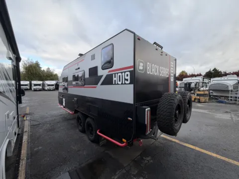 Another view of 2023 Black Series HQ19 for sale in Kent, WA at Valley RV Supercenter