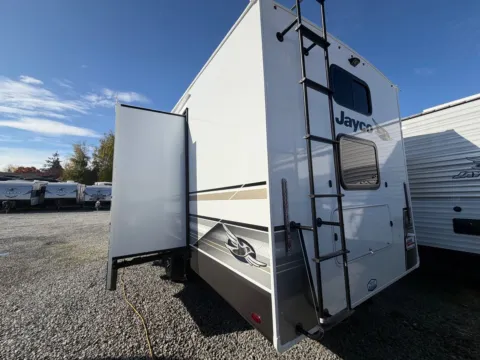 More photos of 2027 Jayco Eagle 29DDB at Valley RV Supercenter, WA
