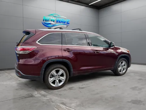 More photos of 2015 Toyota Highlander Hybrid Limited Platinum at New Wave Automotive, CO