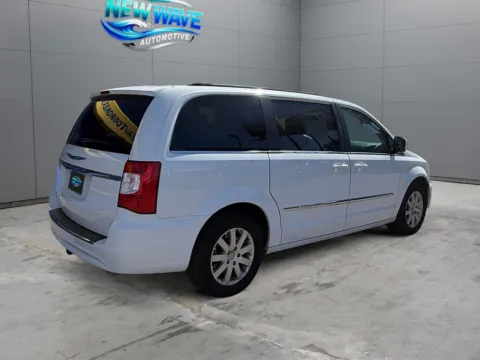 More photos of 2016 Chrysler Town &amp; Country Touring at New Wave Automotive, CO