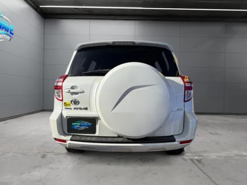 More photos of 2009 Toyota RAV4 Limited V6 at New Wave Automotive, CO