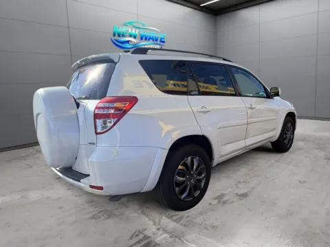 More photos of 2009 Toyota RAV4 Limited V6 at New Wave Automotive, CO