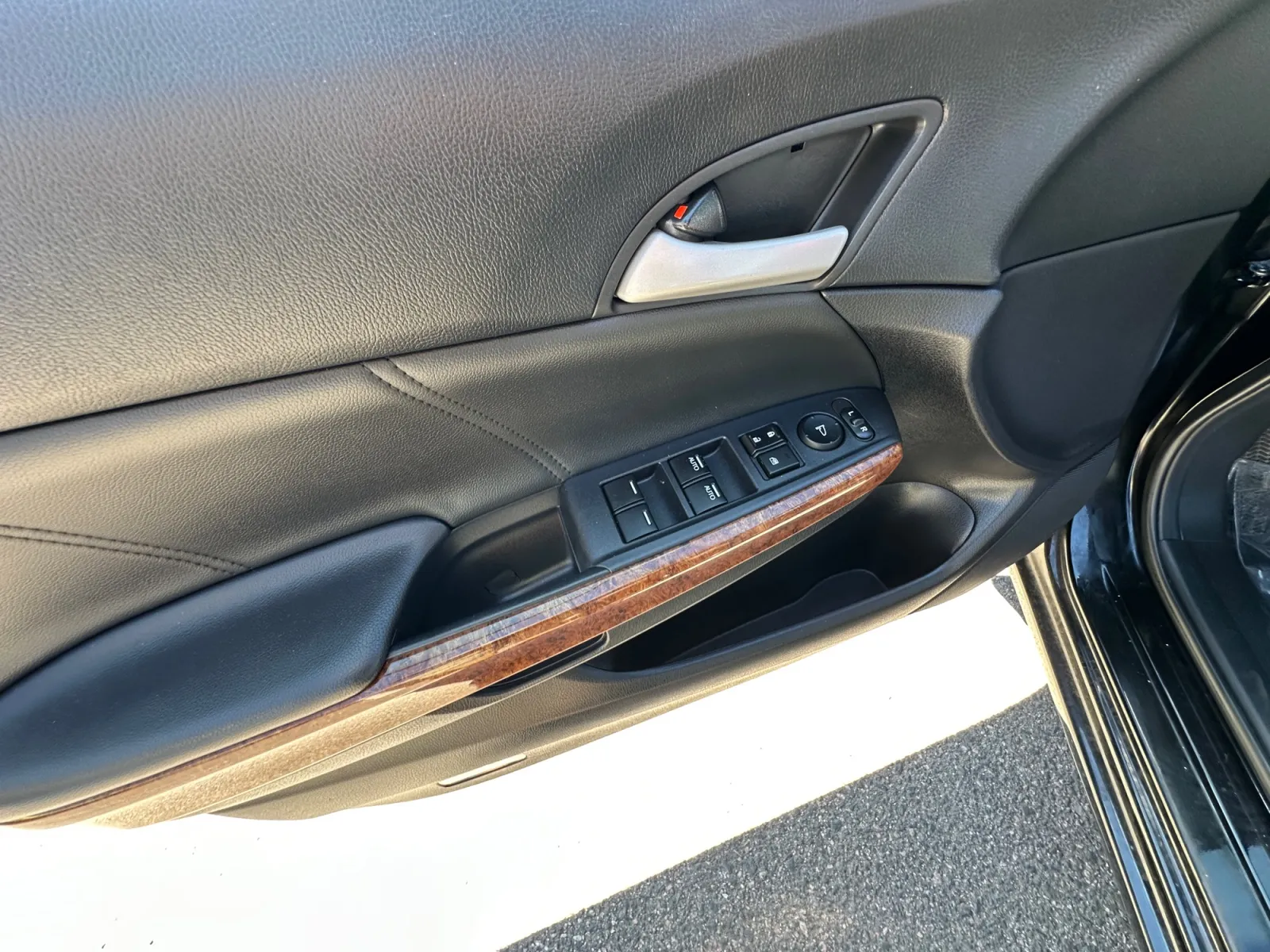 2011 Honda Accord EX-L - Photo 11