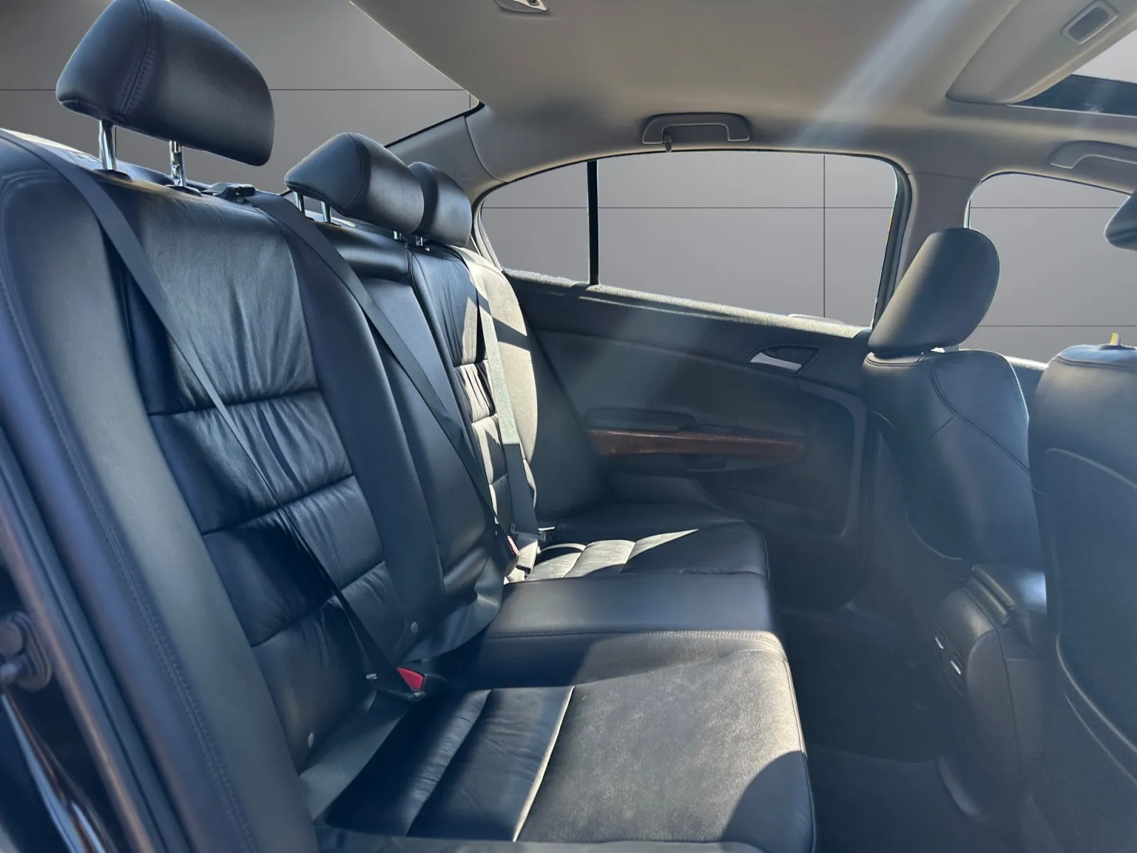 2011 Honda Accord EX-L - Photo 17