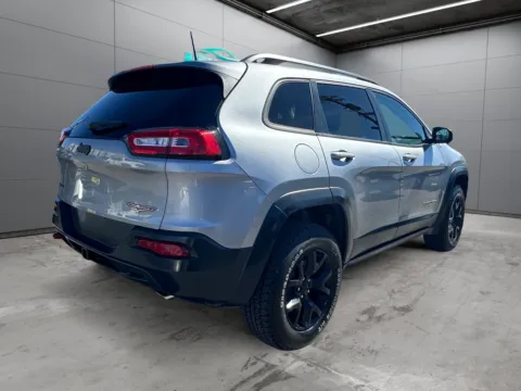 More photos of 2016 Jeep Cherokee Trailhawk at New Wave Automotive, CO