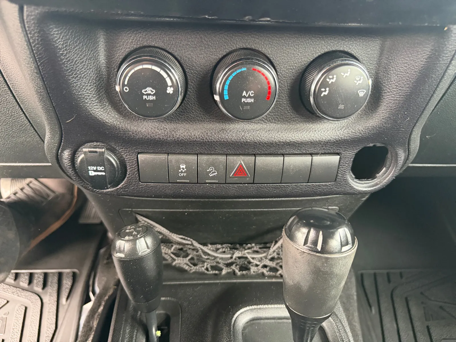 2014 Jeep Wrangler Unlimited Sport - Photo 23