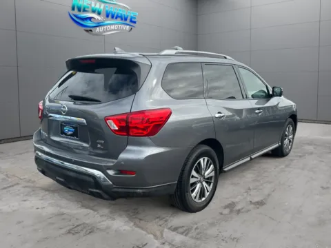 More photos of 2019 Nissan Pathfinder SL at New Wave Automotive, CO