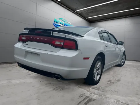 More photos of 2014 Dodge Charger SE at New Wave Automotive, CO
