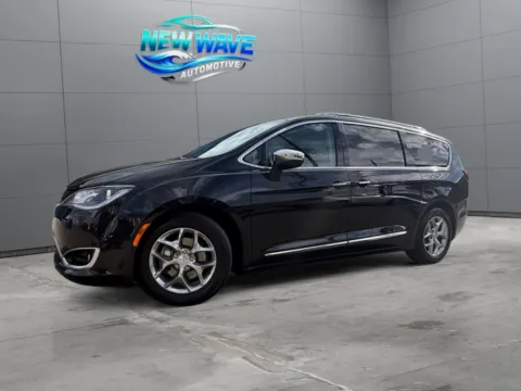 Black 2019 Chrysler Pacifica Limited for sale in Denver, CO
