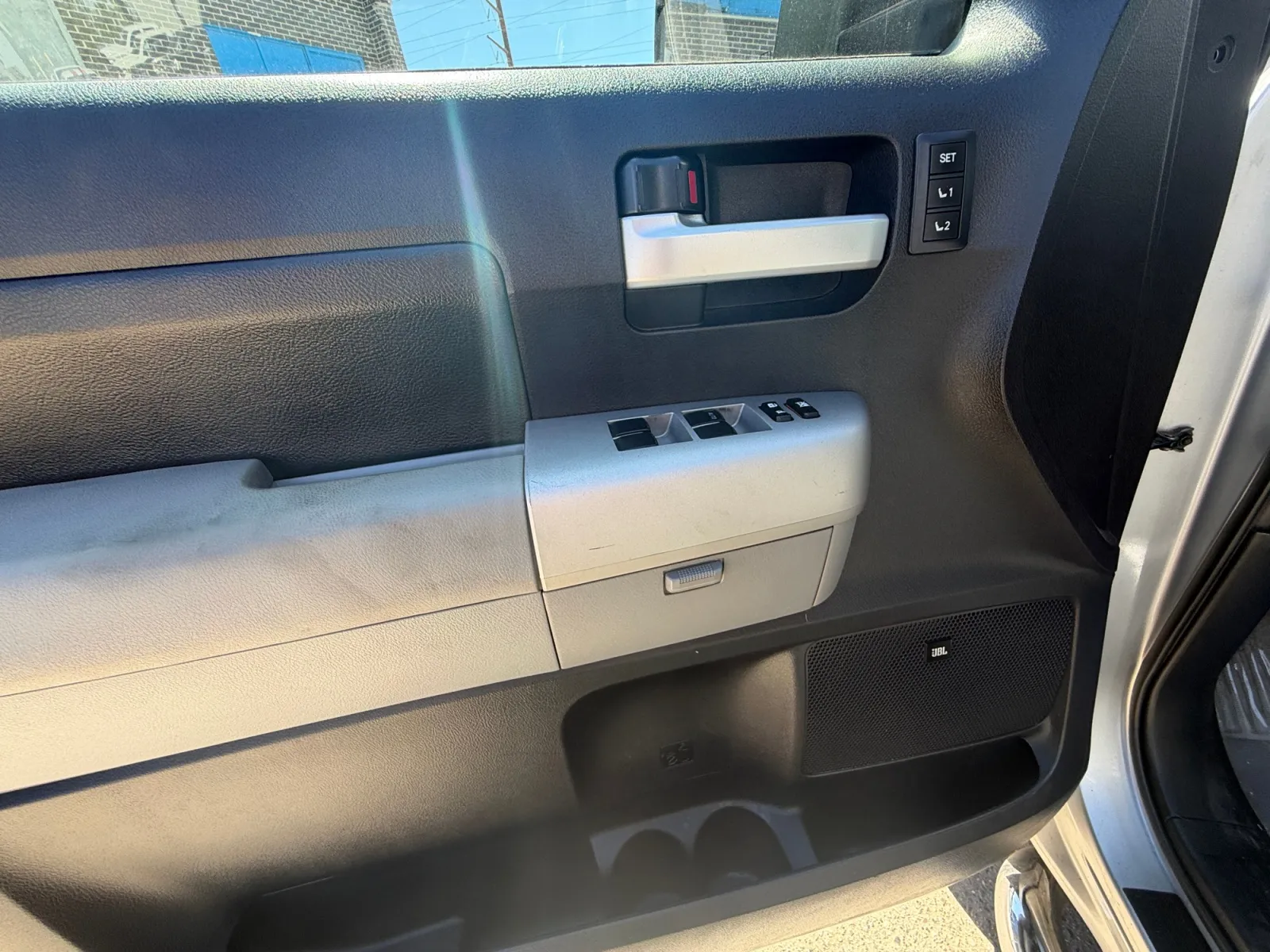 Toyota Tundra photo 11