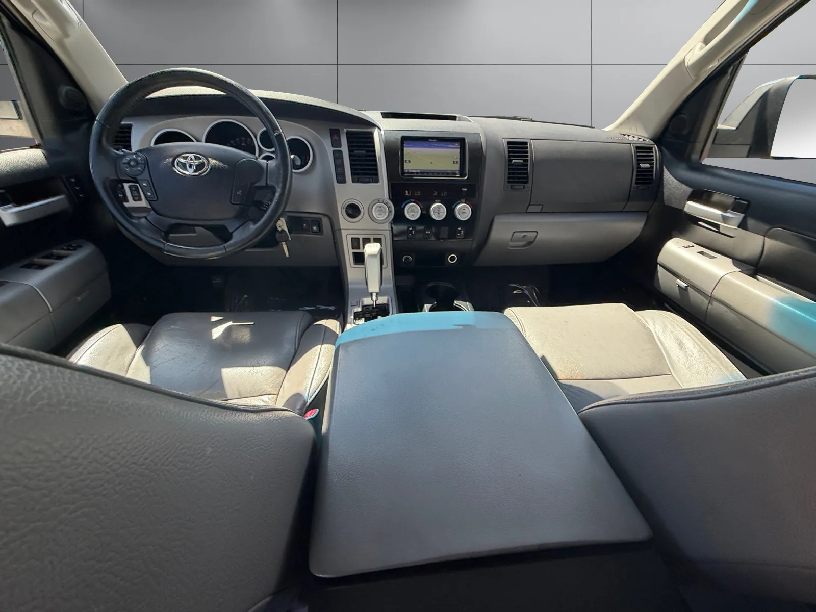 Toyota Tundra photo 12