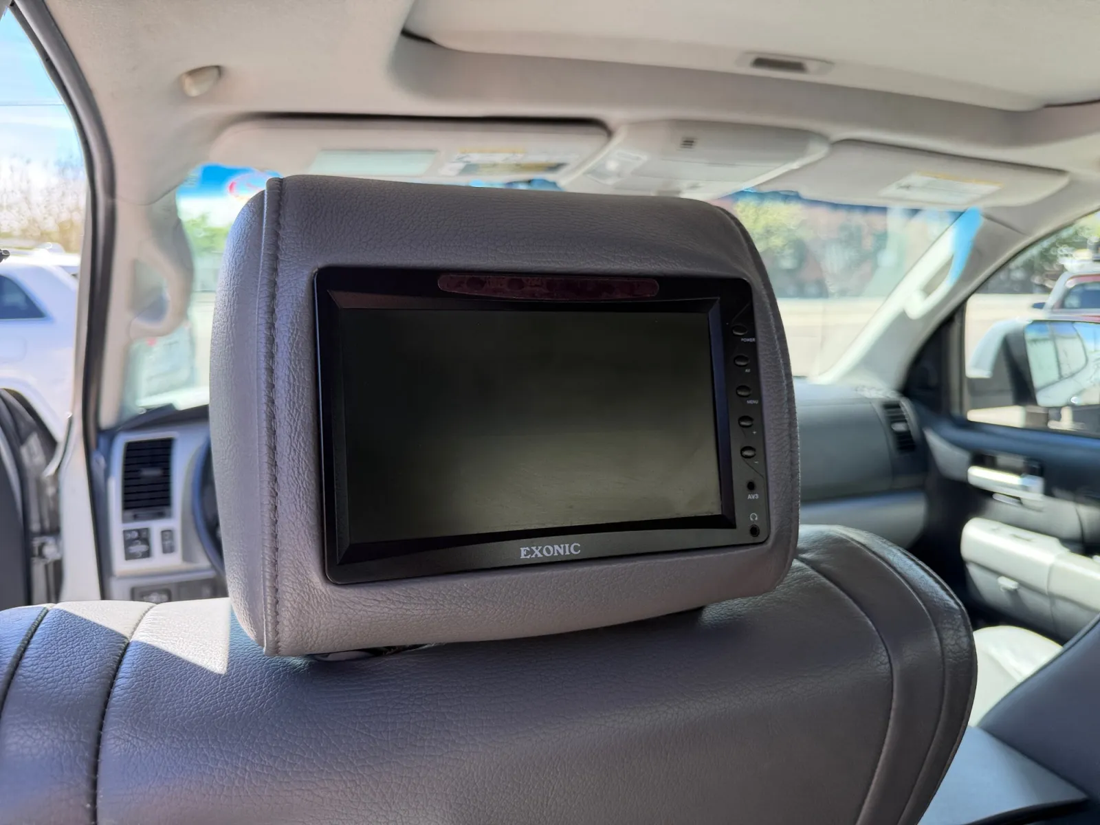Toyota Tundra photo 24