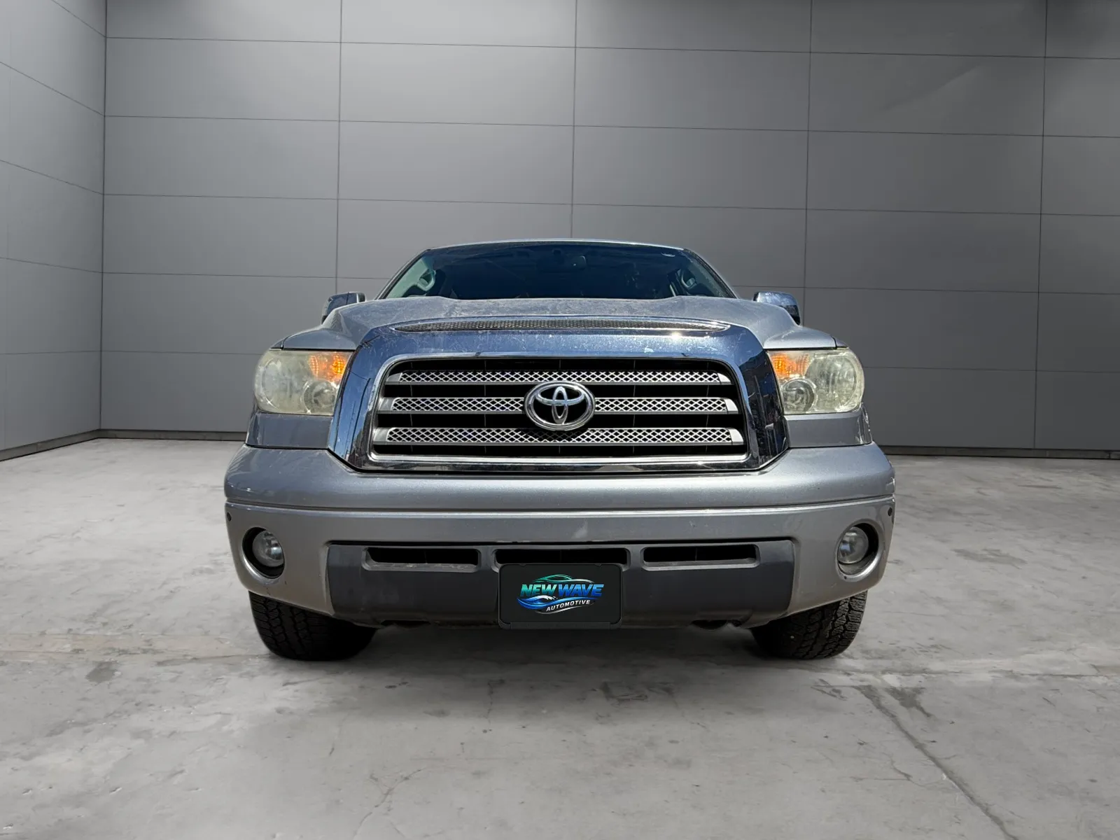 Toyota Tundra photo 8