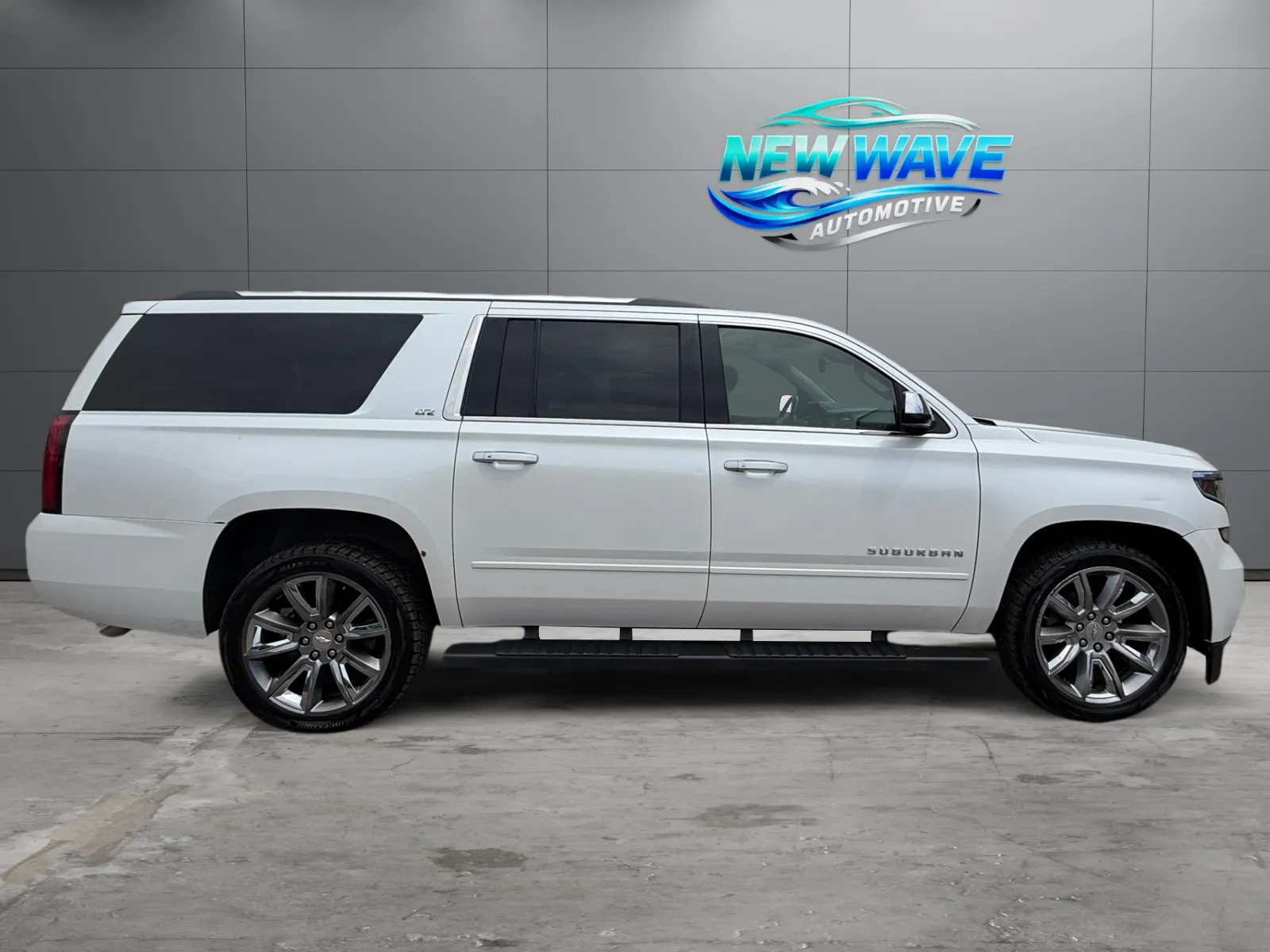 2016 Chevrolet Suburban LTZ - Photo 6