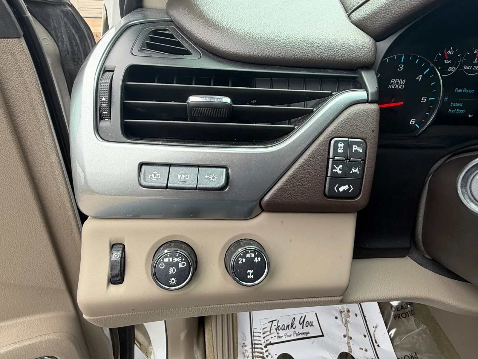 2016 Chevrolet Suburban LTZ - Photo 24