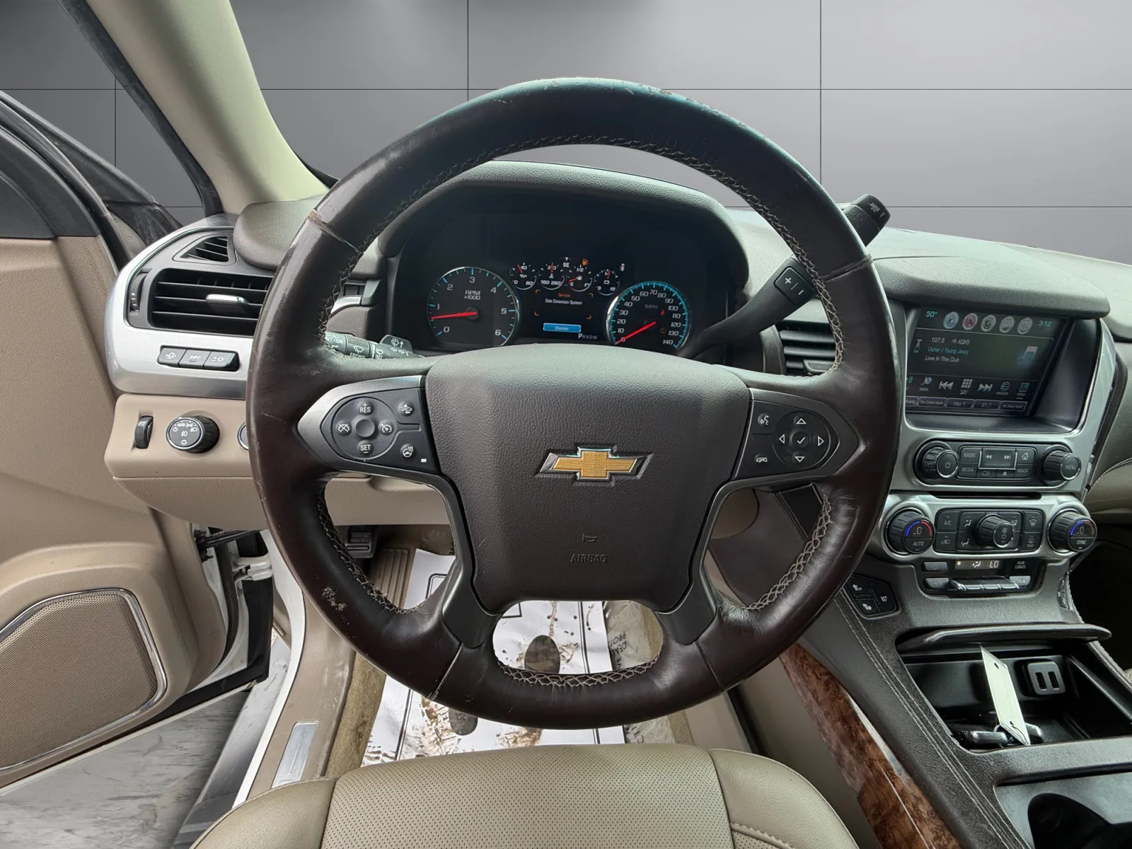 2016 Chevrolet Suburban LTZ - Photo 13