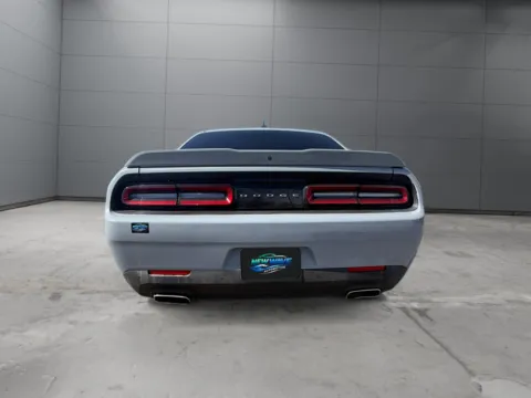 More photos of 2022 Dodge Challenger SXT at New Wave Automotive, CO