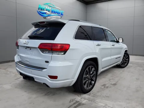 More photos of 2017 Jeep Grand Cherokee Overland 4x4 at New Wave Automotive, CO