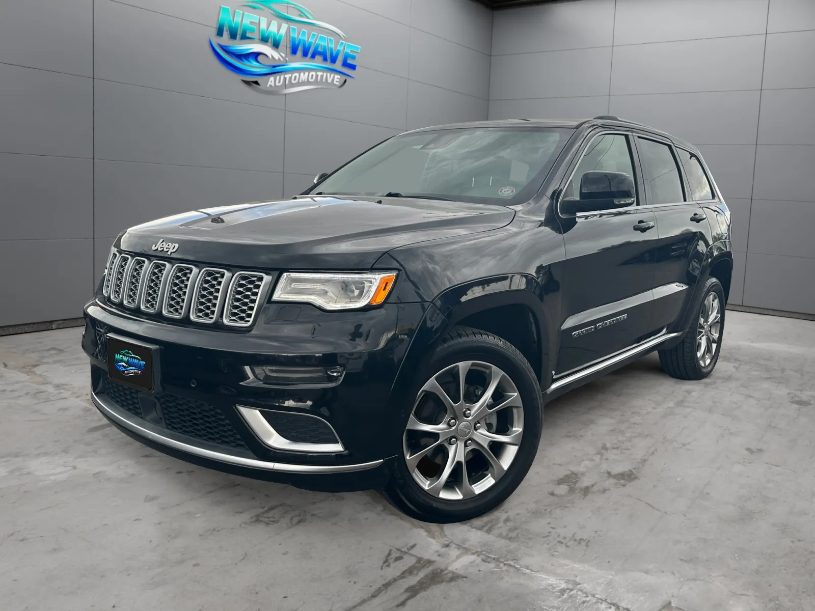 Black 2019 Jeep Grand Cherokee Summit 4x4 for sale in Denver, CO