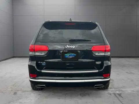 More photos of 2019 Jeep Grand Cherokee Summit 4x4 at New Wave Automotive, CO
