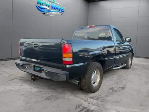 More photos of 2003 GMC Sierra 1500 SLE at New Wave Automotive, CO