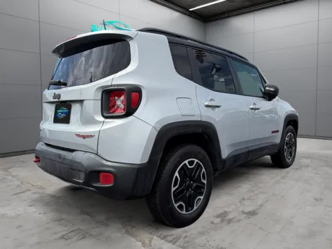 More photos of 2015 Jeep Renegade Trailhawk at New Wave Automotive, CO