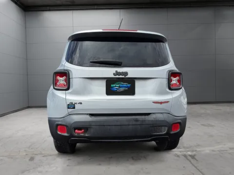 More photos of 2015 Jeep Renegade Trailhawk at New Wave Automotive, CO