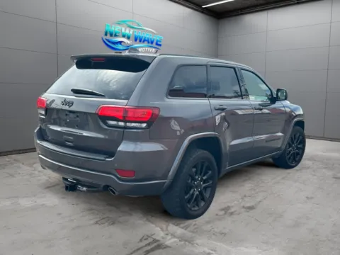 More photos of 2017 Jeep Grand Cherokee Altitude 4x4 at New Wave Automotive, CO