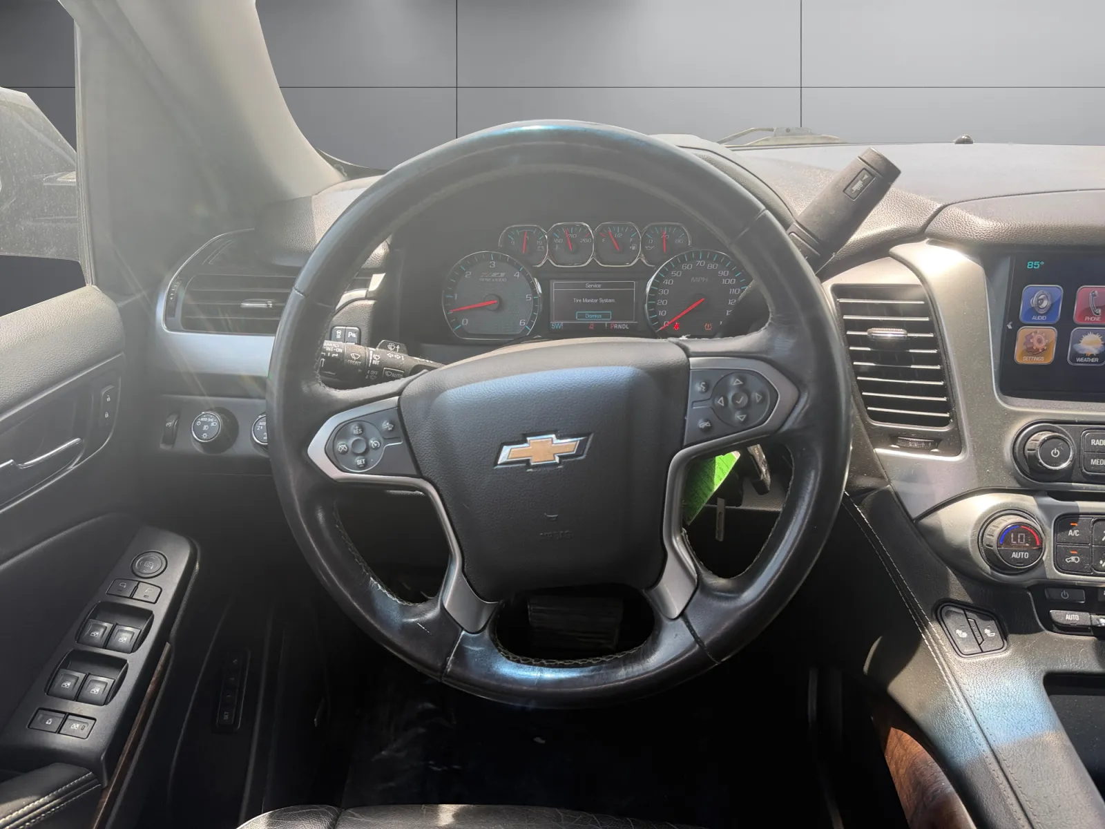 2017 Chevrolet Suburban LT - Photo 13