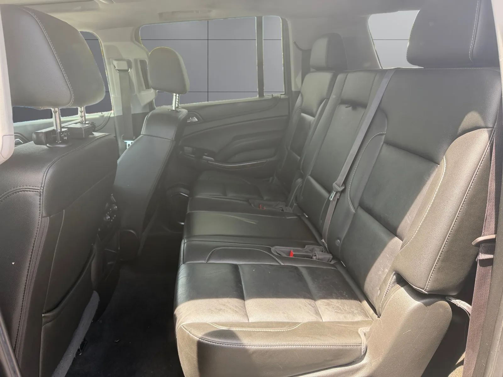 2017 Chevrolet Suburban LT - Photo 16