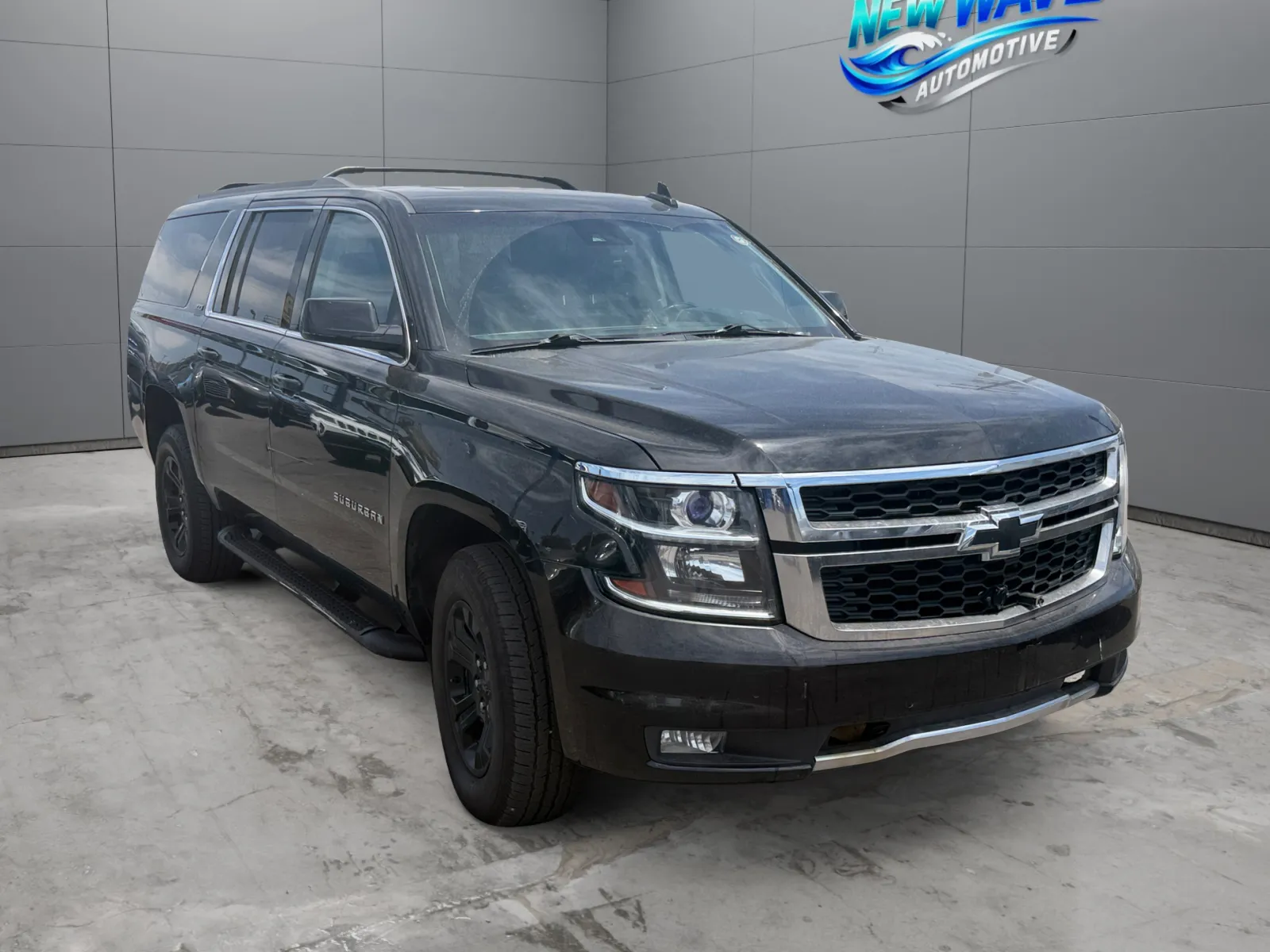 2017 Chevrolet Suburban LT - Photo 7