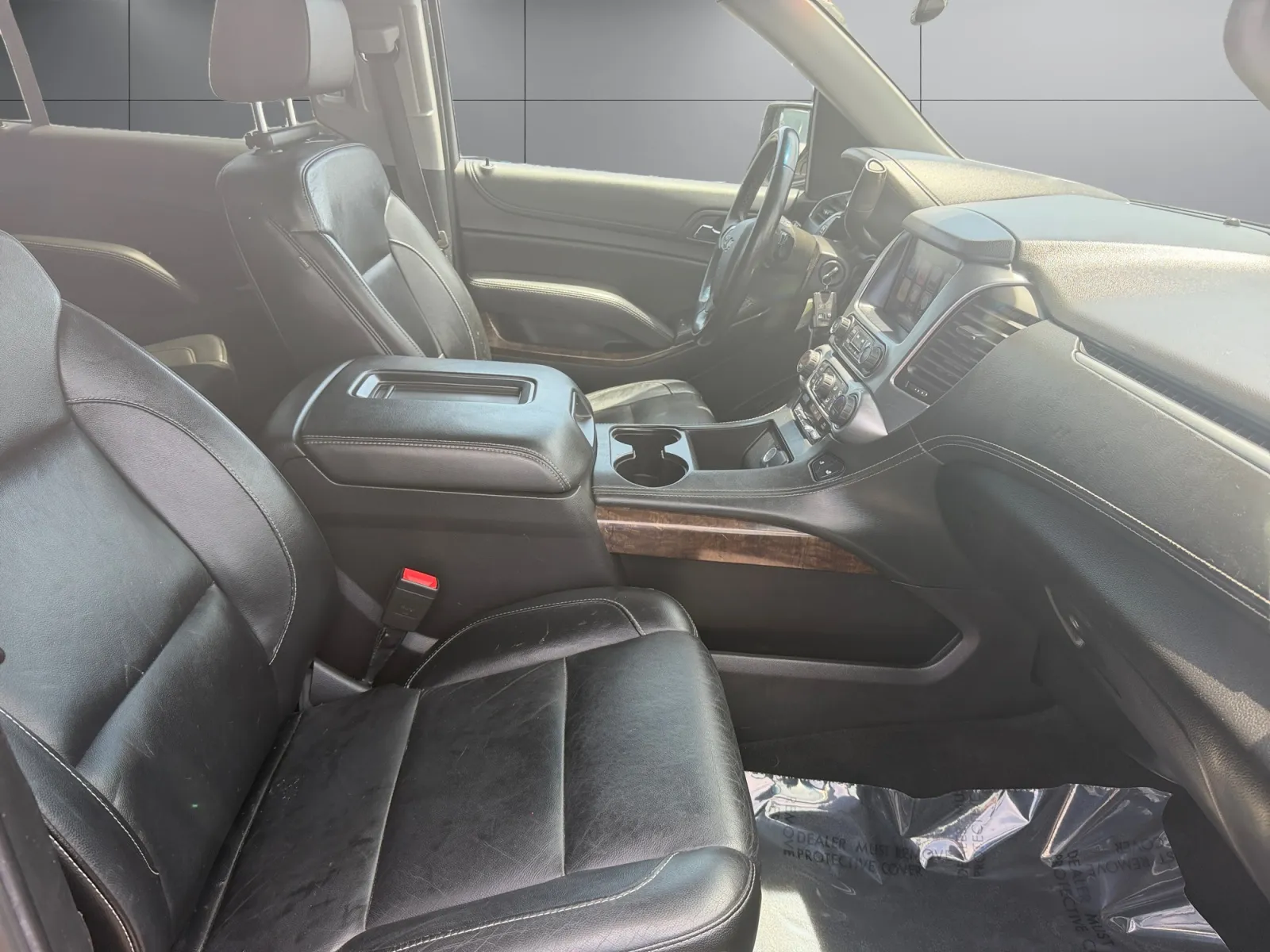 2017 Chevrolet Suburban LT - Photo 17