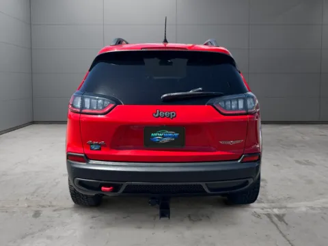 More photos of 2019 Jeep Cherokee Trailhawk 4x4 at New Wave Automotive, CO