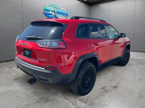 More photos of 2019 Jeep Cherokee Trailhawk 4x4 at New Wave Automotive, CO