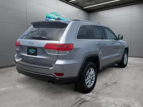 More photos of 2018 Jeep Grand Cherokee Laredo E 4x4 at New Wave Automotive, CO