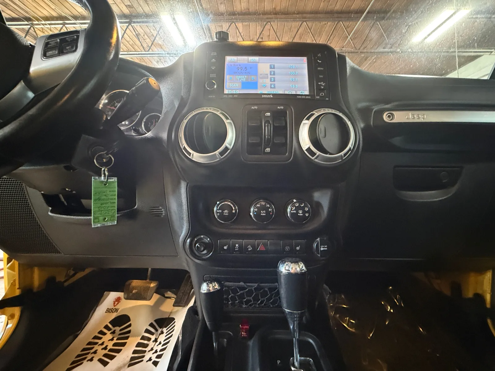 Jeep Wrangler photo 15