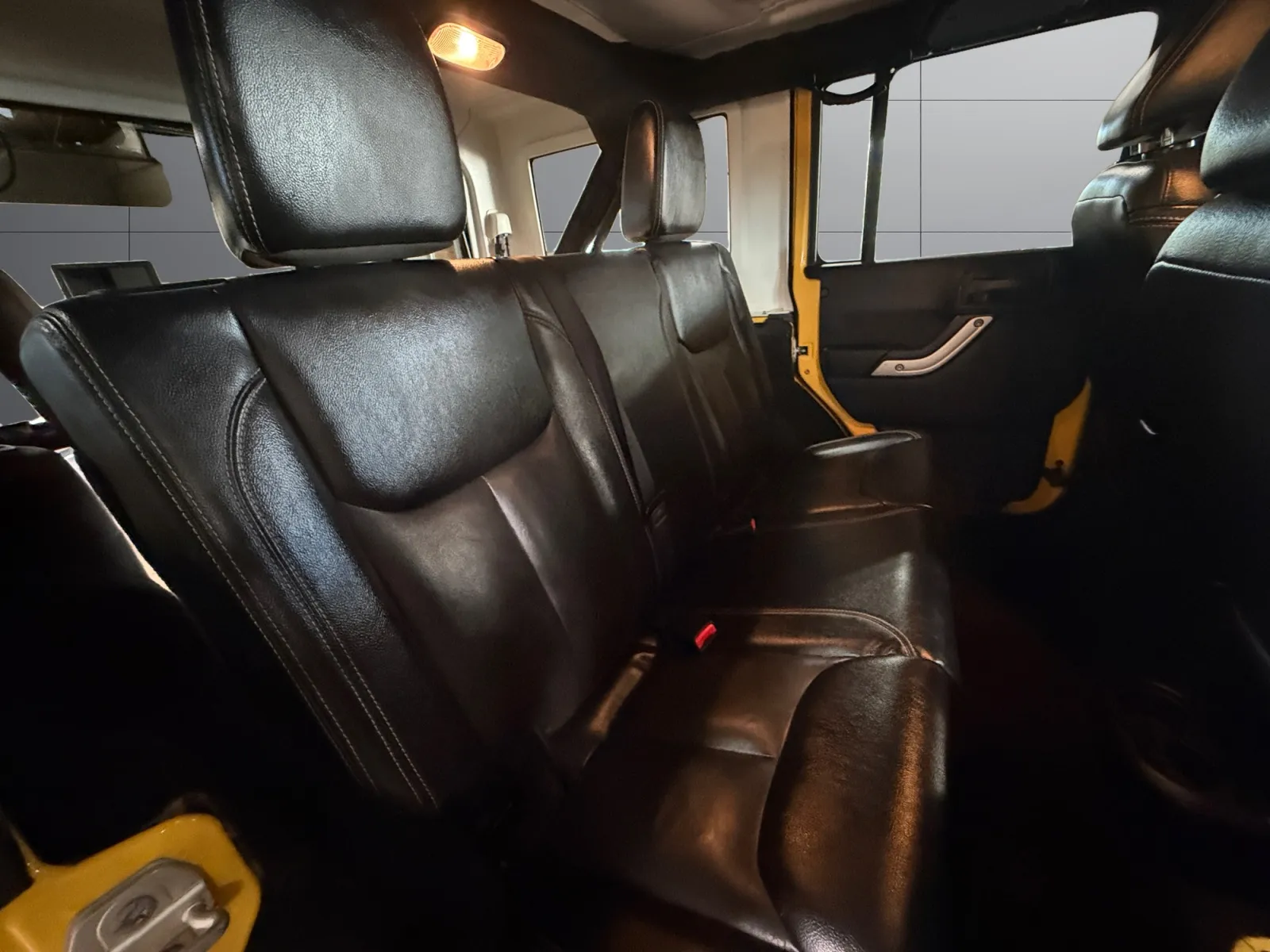 Jeep Wrangler photo 18