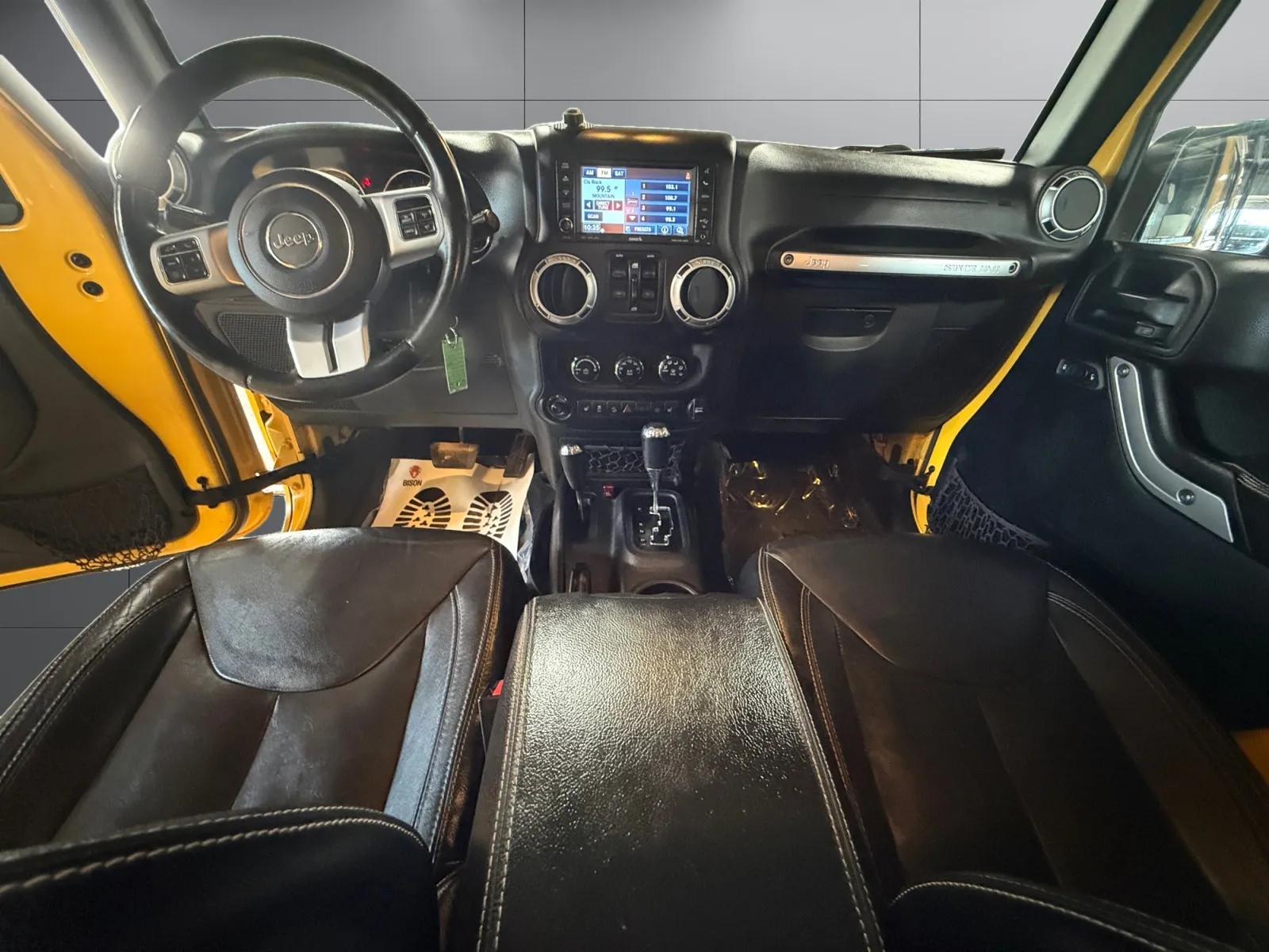 Jeep Wrangler photo 12