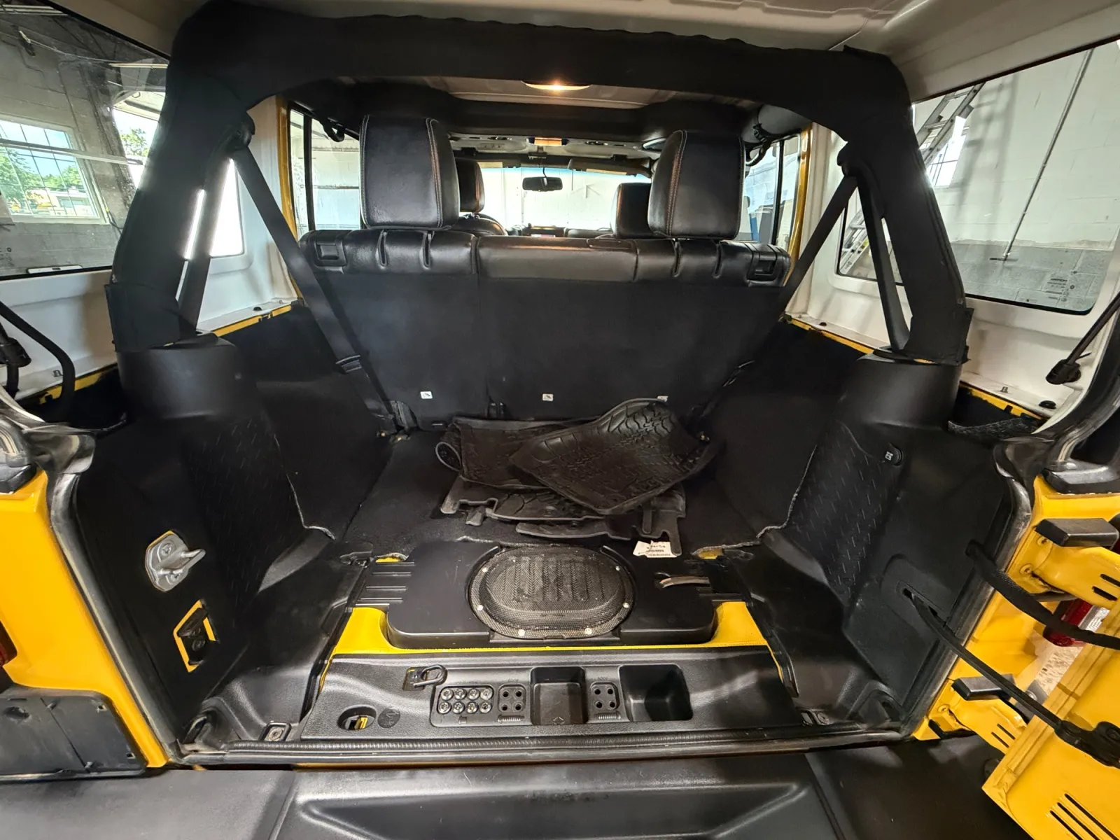Jeep Wrangler photo 19