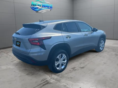 More photos of 2024 Chevrolet Trax FWD SP at New Wave Automotive, CO