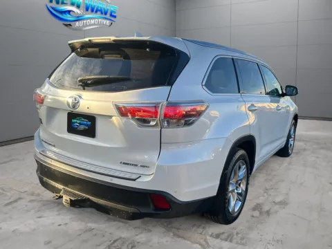 More photos of 2014 Toyota Highlander Limited Platinum V6 at New Wave Automotive, CO